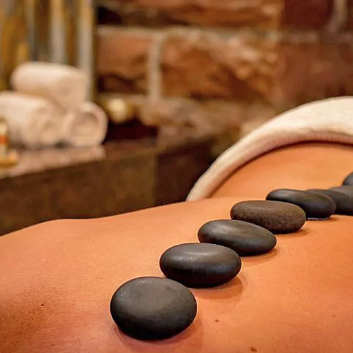 Öka välbefinnandet med Hot Stone massage